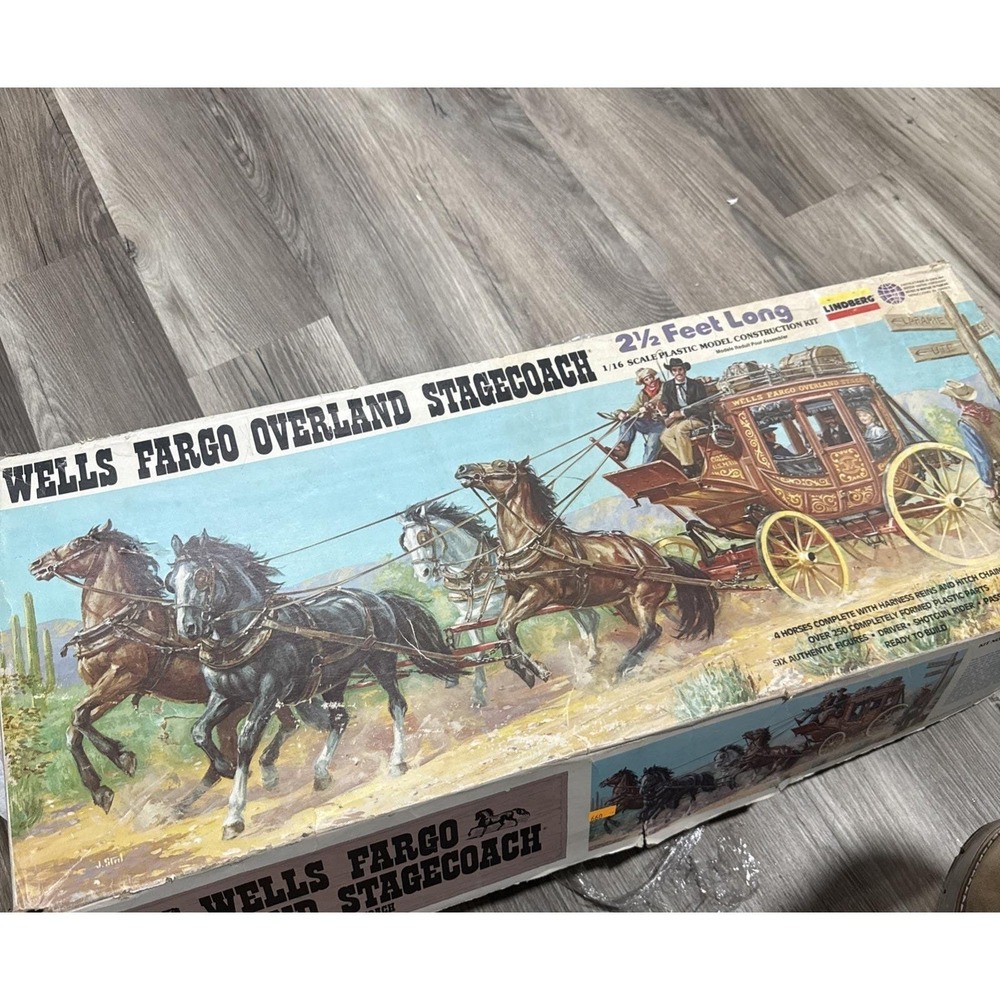 Vintage Lindberg Wells Fargo Overland Stagecoach 1/16 Scale Model Kit 351